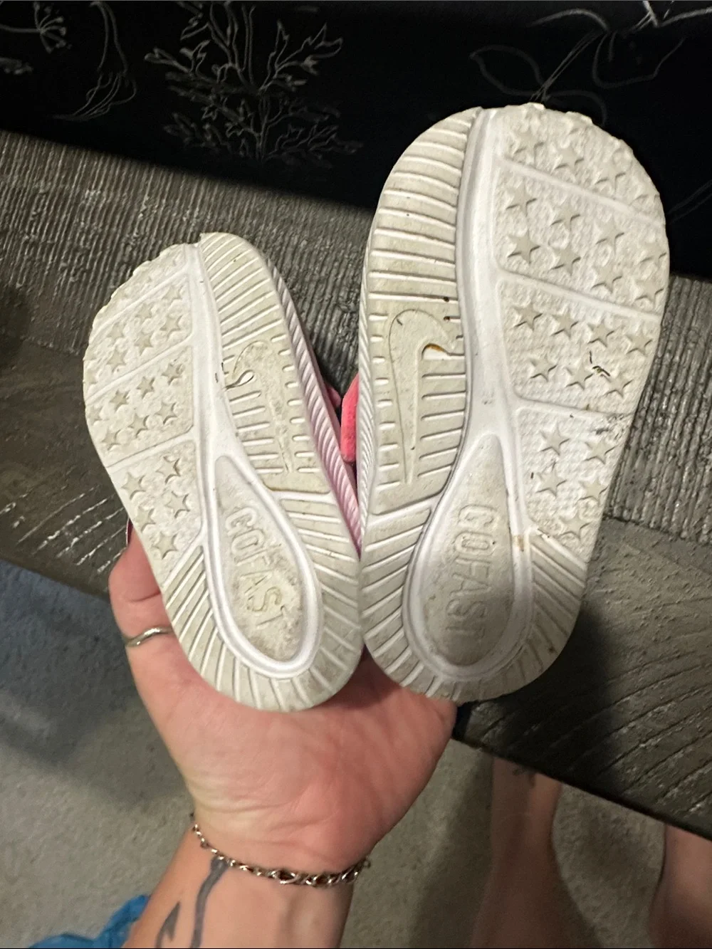 Nike Kids Pink Hook-and-Loop Sneakers